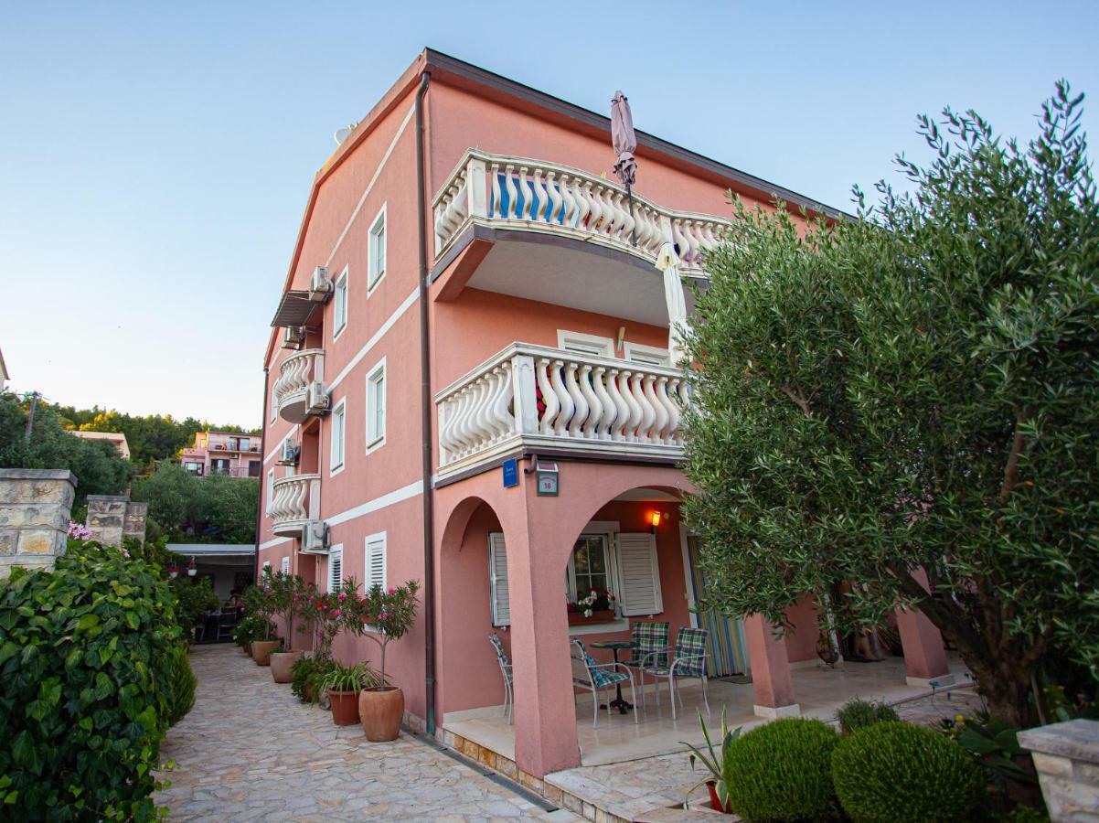 Apartments Ljubo 斯塔里格勒 外观 照片